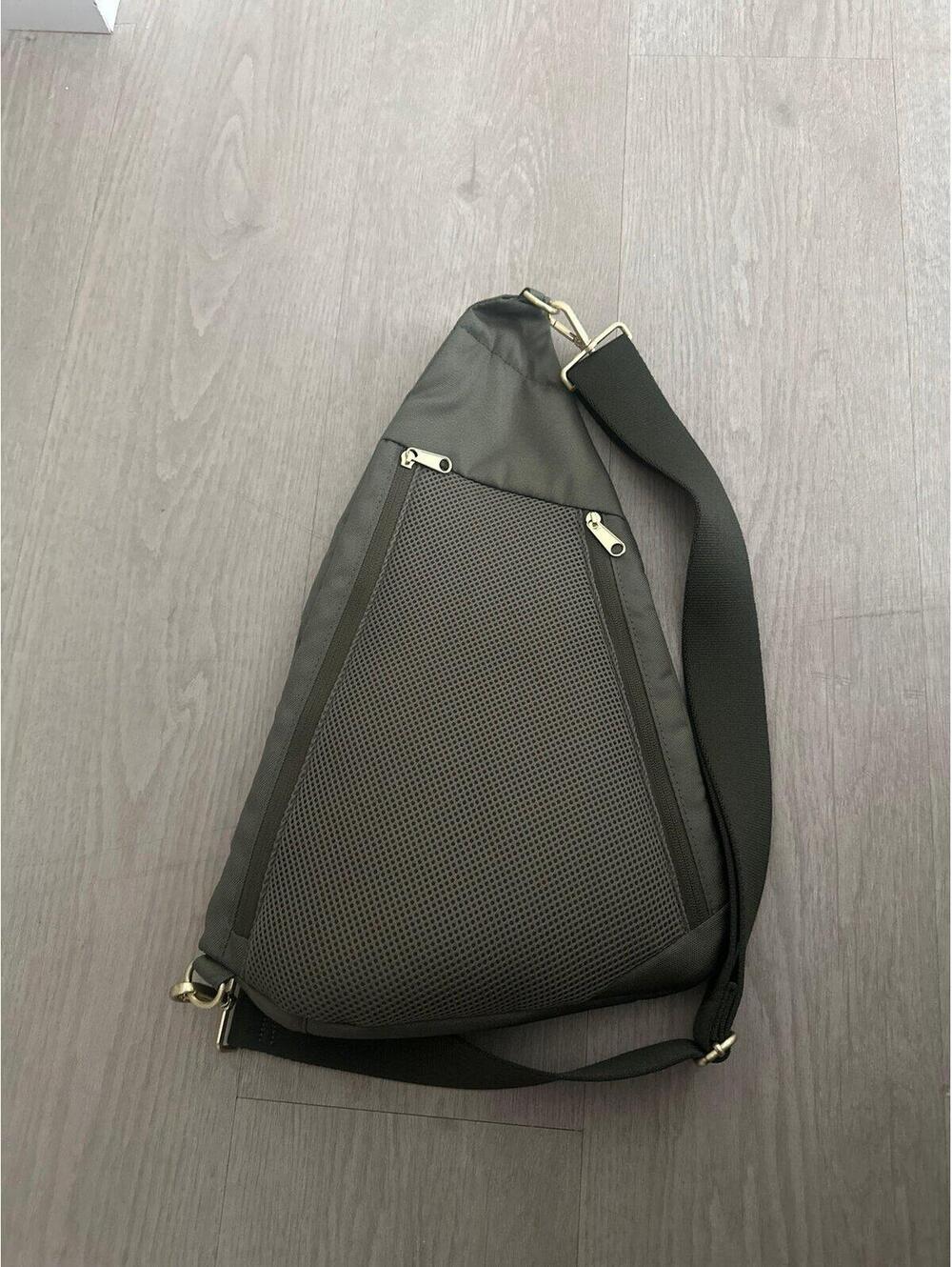 Canvelle Contour Sling Bag - Picture 5 of 5